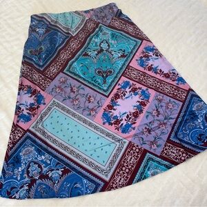 ♠️ Beautiful NWT Satin Skirt XL